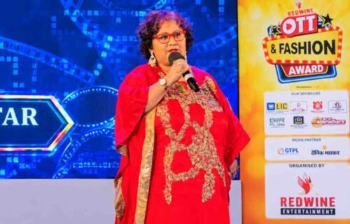 Paramita Munsi winning Best Original Story Writer award for Bengali series BB Bakshi on Fridaay OTT